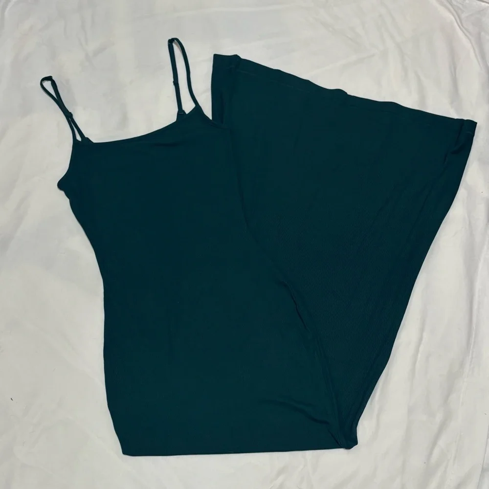 Emerald SKIMS Dress - Picture 2 of 3